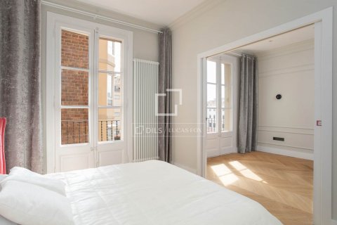 Купить квартиру в Барселона, Испания с 5 спален, 128м², № 8500 - фото 17