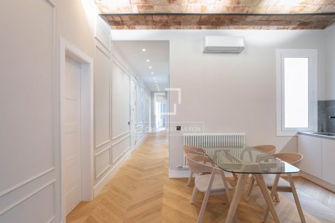 Купить квартиру в Барселона, Испания с 5 спален, 128м², № 8500 - фото 8