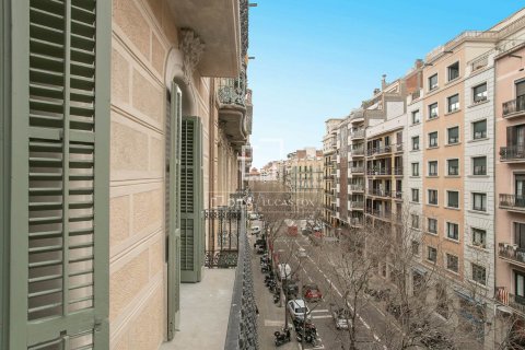 Купить квартиру в Барселона, Испания с 5 спален, 128м², № 8500 - фото 23