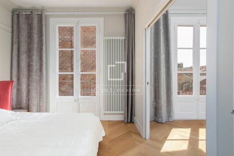 Купить квартиру в Барселона, Испания с 5 спален, 128м², № 8500 - фото 15