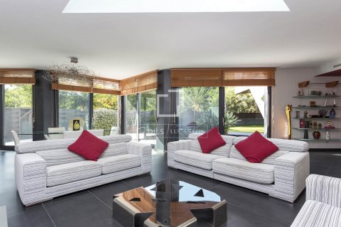 5 bedrooms villa for sale in Sitges, Barcelona, Catalonia, Spain № 8499 - photo 5