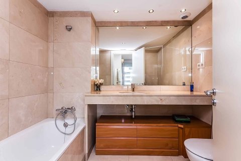 3 chambres apartment à vendre à Barcelona, Catalonia, Spain № 8917 - photo 4