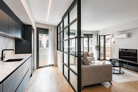 3 bedrooms apartment for sale in Barcelona, Catalonia, Spain № 6828 - photo 7