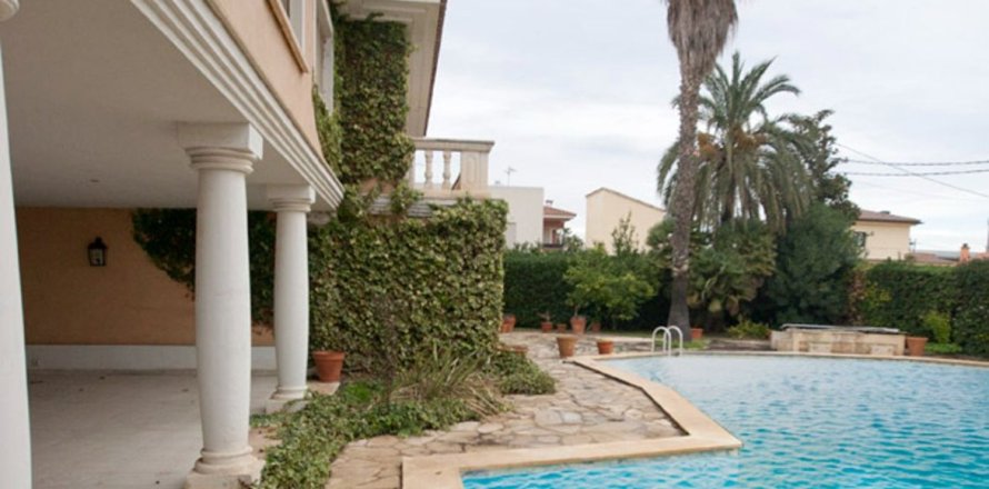 7 bedrooms house for sale in Catalonia, Spain № 7038