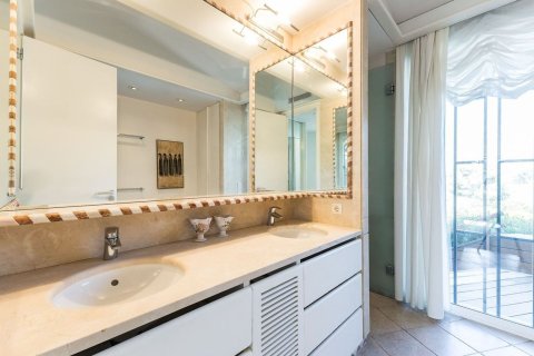 Купить дом в Кастельдефельс, Испания с 5 комнат, 351м², № 7035 - фото 20