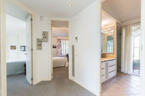 Купить дом в Кастельдефельс, Испания с 5 комнат, 351м², № 7035 - фото 17
