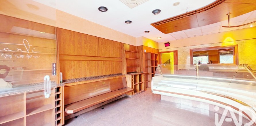 65 sq.m. commercial property for rent in Barcelona, Catalonia, Spain № 8419