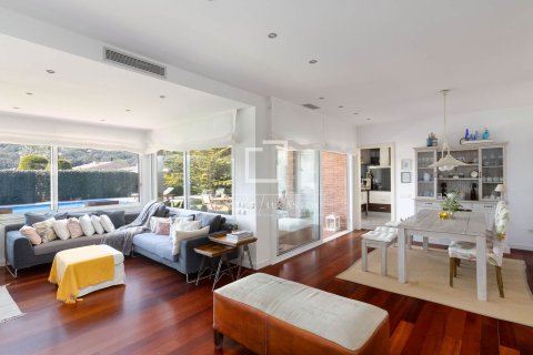 4 bedrooms villa for sale in Sant Vicenc De Montalt, Barcelona, Catalonia, Spain № 6517 - photo 10
