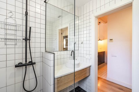2 bedrooms apartment for sale in Barcelona, Catalonia, Spain № 8946 - photo 12