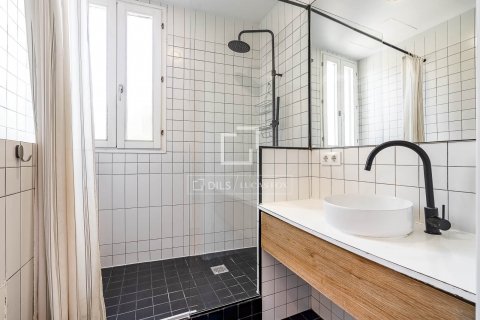 2 bedrooms apartment for sale in Barcelona, Catalonia, Spain № 8946 - photo 10