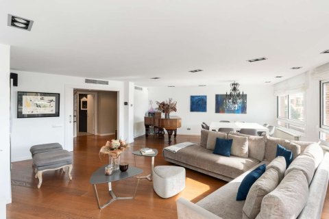 5 bedrooms apartment for sale in Barcelona, Catalonia, Spain № 4611 - photo 4