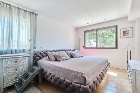 Сasa de 7 dormitorios en venta en Barcelona, Cataluña, Spain № 4609 - foto 30