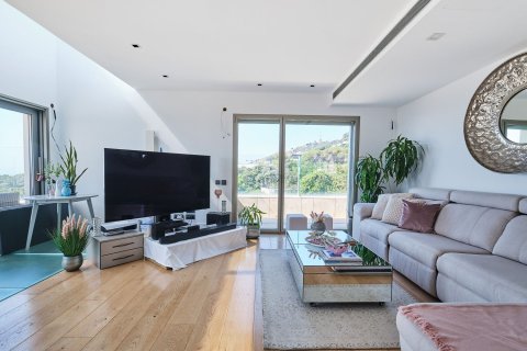 Сasa de 7 dormitorios en venta en Barcelona, Cataluña, Spain № 4609 - foto 7