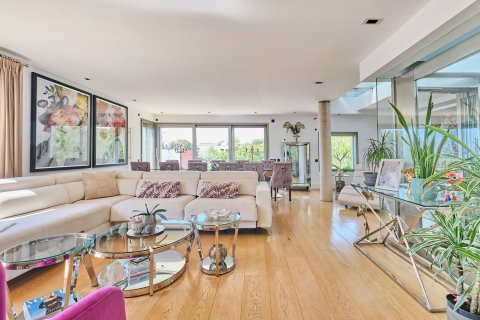 Сasa de 7 dormitorios en venta en Barcelona, Cataluña, Spain № 4609 - foto 12