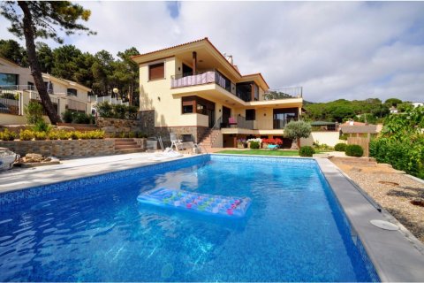 8 bedrooms house for sale in Lloret de Mar, Girona, Catalonia, Spain № 1362 - photo 12