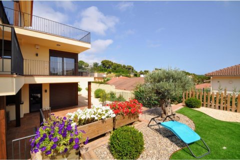 8 bedrooms house for sale in Lloret de Mar, Girona, Catalonia, Spain № 1362 - photo 11