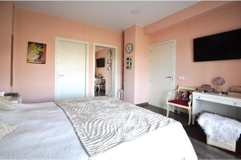 5 bedrooms house for sale in Lloret de Mar, Girona, Catalonia, Spain № 1361 - photo 26