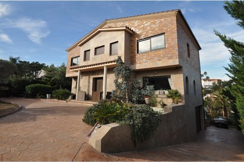 5 bedrooms house for sale in Lloret de Mar, Girona, Catalonia, Spain № 1361 - photo 2