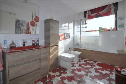 5 bedrooms house for sale in Lloret de Mar, Girona, Catalonia, Spain № 1361 - photo 23