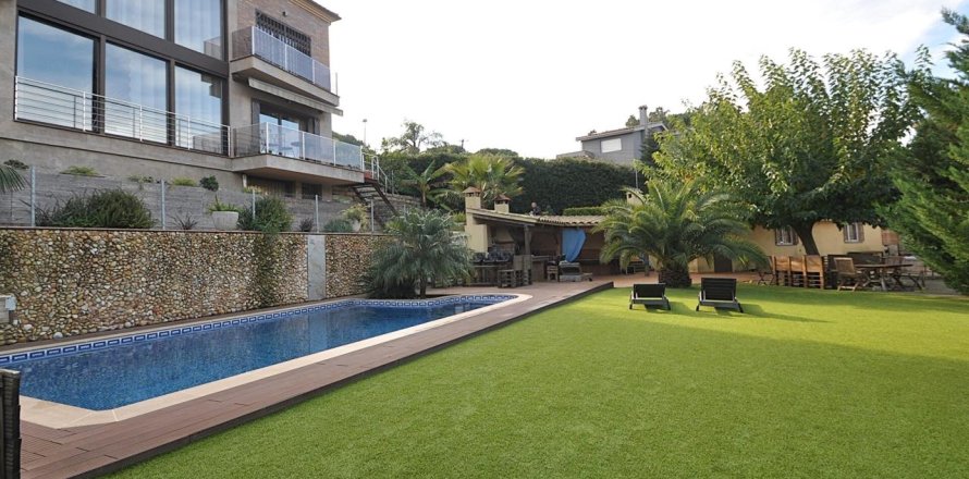 5 bedrooms house for sale in Lloret de Mar, Girona, Catalonia, Spain № 1361