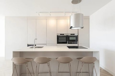 2 bedrooms apartment for sale in Barcelona, Catalonia, Spain № 1366 - photo 2
