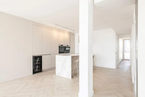 2 bedrooms apartment for sale in Barcelona, Catalonia, Spain № 1366 - photo 6
