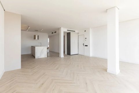2 bedrooms apartment for sale in Barcelona, Catalonia, Spain № 1366 - photo 11