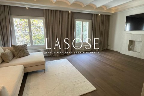 3 bedrooms apartment for sale in Eixample, Barcelona, Catalonia, Spain № 2467 - photo 9