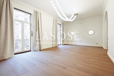 4 bedrooms apartment for sale in Eixample, Barcelona, Catalonia, Spain № 2466