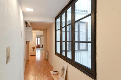 2 bedrooms apartment for sale in Ciutat Vella, Barcelona, Catalonia, Spain № 2465 - photo 8