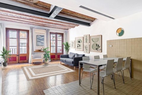 2 bedrooms apartment for sale in Ciutat Vella, Barcelona, Catalonia, Spain № 2465 - photo 2