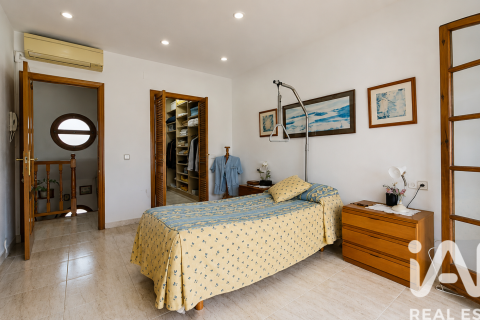3 bedrooms house for sale in El Vendrell, Tarragona, Catalonia, Spain № 8397 - photo 4