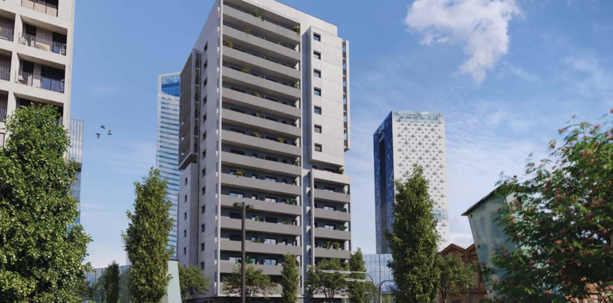 Apartamento de 4 dormitorios en venta en L'Hospitalet de Llobregat, Barcelona, Cataluña, Spain № 1084