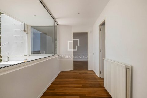 5 bedrooms villa for rent in Barcelona, Catalonia, Spain № 8773 - photo 30
