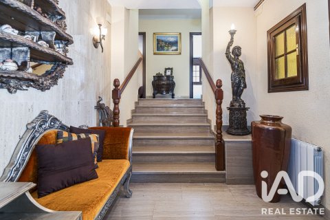 513 sq.m. house for sale in Vilanova i la Geltru, Barcelona, Catalonia, Spain № 8820 - photo 6