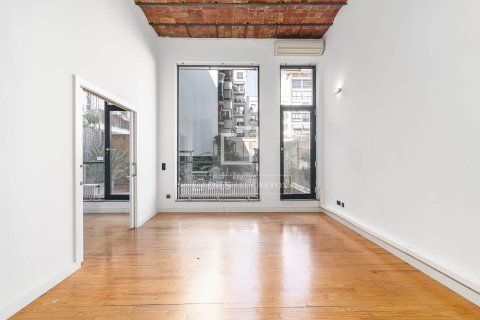 Apartamento de 3 dormitorios en venta en Barcelona, Cataluña, Spain № 7144 - foto 10