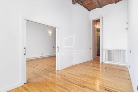 Apartamento de 3 dormitorios en venta en Barcelona, Cataluña, Spain № 7144 - foto 5
