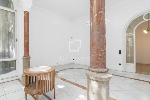 Apartamento de 3 dormitorios en venta en Barcelona, Cataluña, Spain № 7144 - foto 26