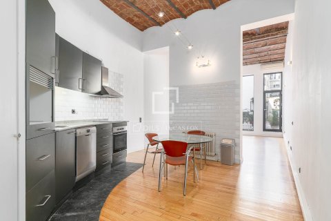Apartamento de 3 dormitorios en venta en Barcelona, Cataluña, Spain № 7144 - foto 14