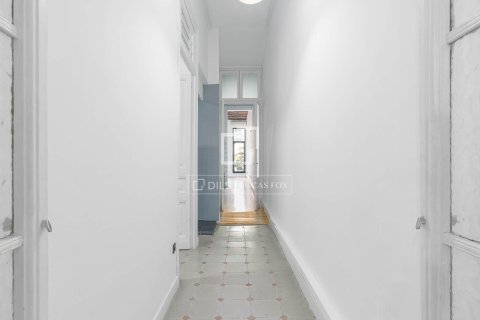 Apartamento de 3 dormitorios en venta en Barcelona, Cataluña, Spain № 7144 - foto 19