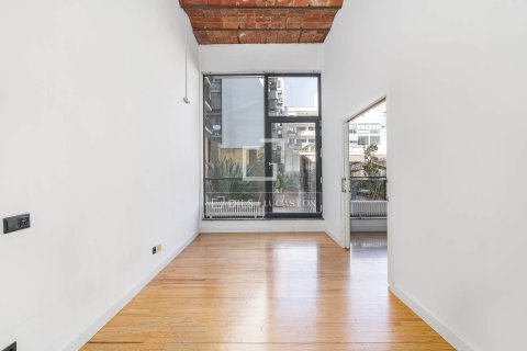 Apartamento de 3 dormitorios en venta en Barcelona, Cataluña, Spain № 7144 - foto 4