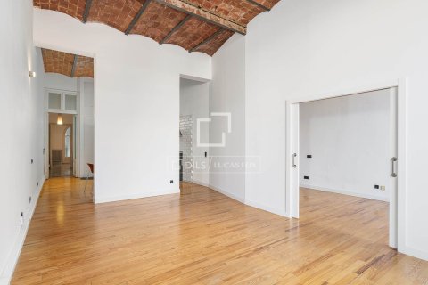 Apartamento de 3 dormitorios en venta en Barcelona, Cataluña, Spain № 7144 - foto 7