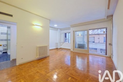 3 bedrooms apartment for sale in Barcelona, Catalonia, Spain № 9044