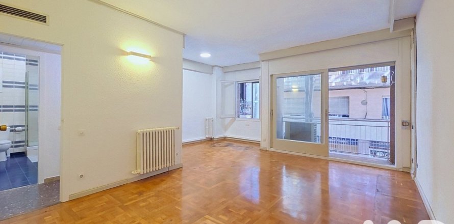 3 bedrooms apartment for sale in Barcelona, Catalonia, Spain № 9044