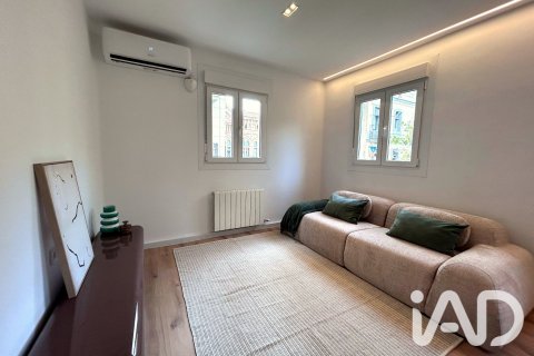 Apartamento de 2 dormitorios en venta en Barcelona, Cataluña, Spain № 9042 - foto 17