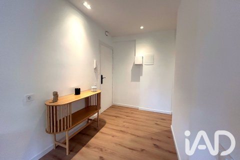 Apartamento de 2 dormitorios en venta en Barcelona, Cataluña, Spain № 9042 - foto 3