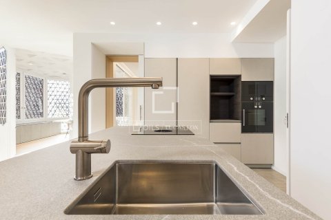 Купить квартиру в Барселона, Испания с 5 спален, 273м², № 4350 - фото 8