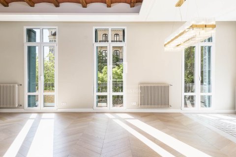 3 bedrooms apartment for sale in Barcelona, Catalonia, Spain № 4351 - photo 2