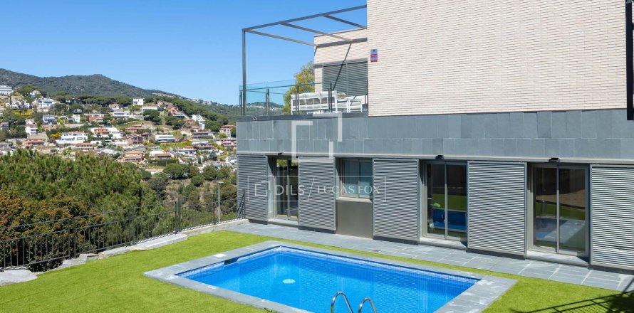 4 bedrooms villa for sale in Alella, Barcelona, Catalonia, Spain № 6528