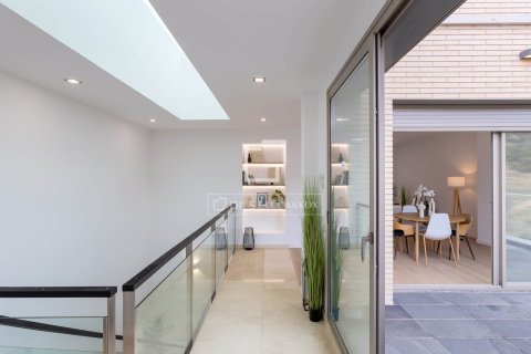 4 bedrooms villa for sale in Alella, Barcelona, Catalonia, Spain № 6528 - photo 12